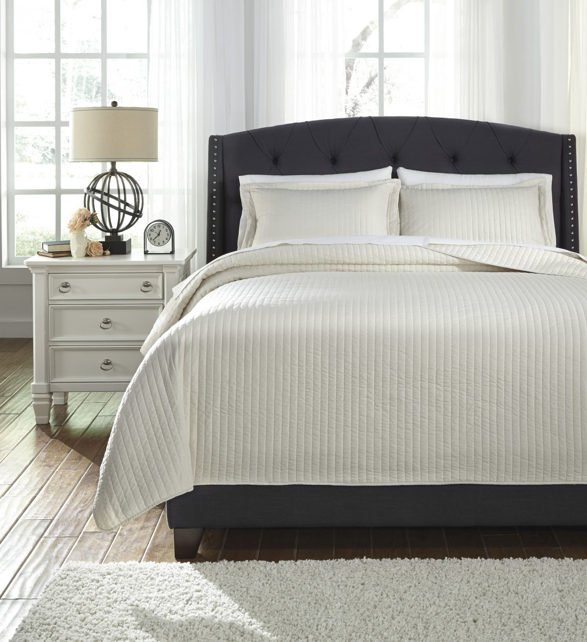 Picture of Raleda Coverlet Set