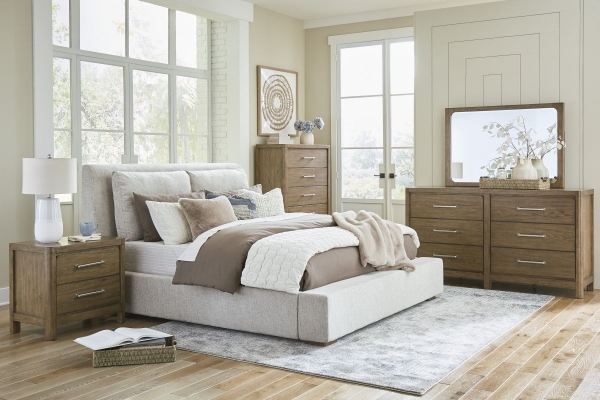 Picture of Cabalynn 6-Piece King Upholstered Bedroom Set