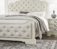Picture of Arlendyne King Upholstered Bed